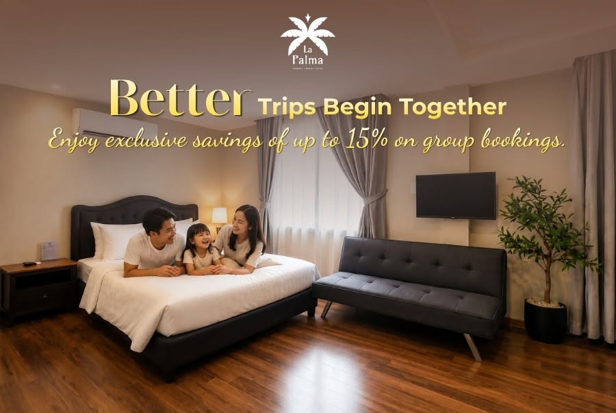 Gia đình nghỉ dưỡng tại phòng suite ấm cúng có sofa ở La Palma Garden Hotel Quận 7