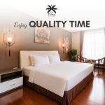 Phòng ngủ ấm cúng mang phong cách nhiệt đới tại La Palma Hotel Quận 7