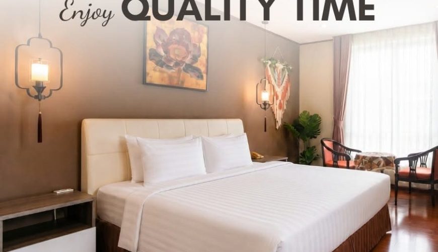 Phòng ngủ ấm cúng mang phong cách nhiệt đới tại La Palma Hotel Quận 7