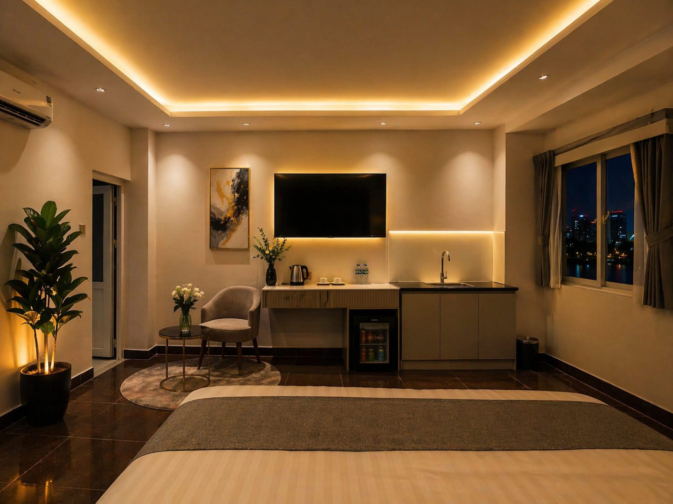 Phòng ngủ sang trọng view thành phố về đêm tại khách sạn nghỉ dưỡng SOLÉA Sài Gòn