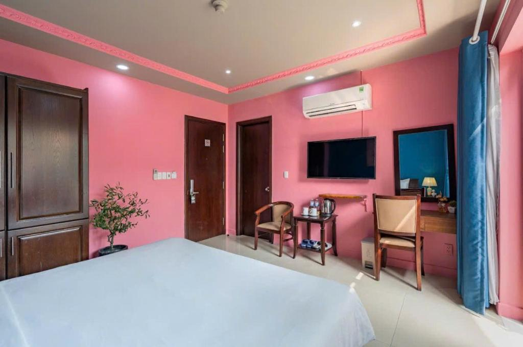 La Serena Amenities